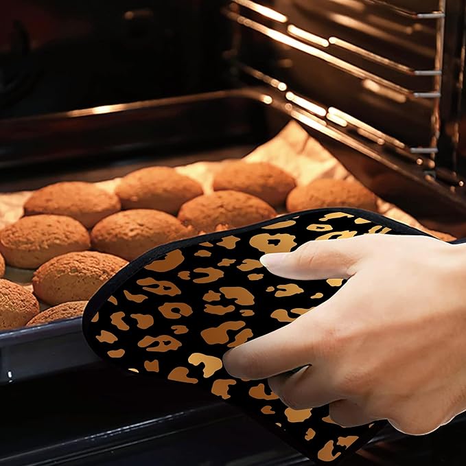 Black Gold Leopard Print Pot Holders Set of 2 Kitchen Heat Resistant Potholders for Microwave Cooking Baking Oven End Dishes and BBQ Gifts for Women