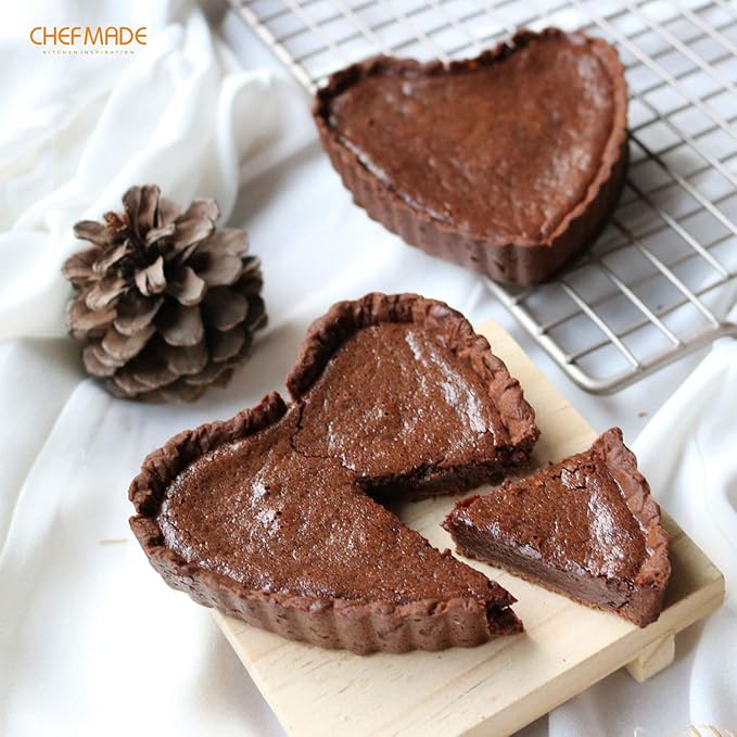 CHEFMADE Mini Tart Pan Set, 4-Inch 4Pcs with Removable Loose Bottom Non-Stick Heart-shaped Quiche Bakeware for Oven and Instant Pot Baking (Champagne Gold)