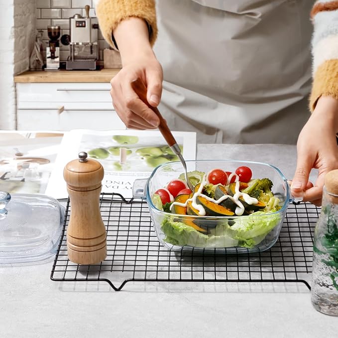 NUTRIUPS Small Glass Casserole Dish with Lid Oven Safe Square Casserole Dish 6.8 Inches Microwave Glass Bowl With Lid Microwavable Cookware (1.2L)