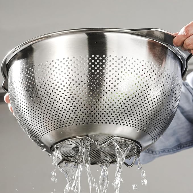 18/8 Stainless Steel Microwell Colander, 5QT Large Capacity with Handle Kitchen Food Strainer Basket for Washing Vegetables, Fruits, Rice, and Pasta (primary colour, 5QTColander+5QT Mixing bowl)