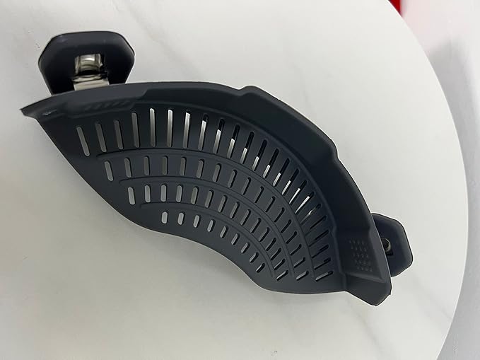 AUOON Clip On Strainer Silicone for All Pots and Pans, Pasta Strainer Clip on Food Strainer for Meat Vegetables Fruit Silicone Kitchen Colander (Gray)