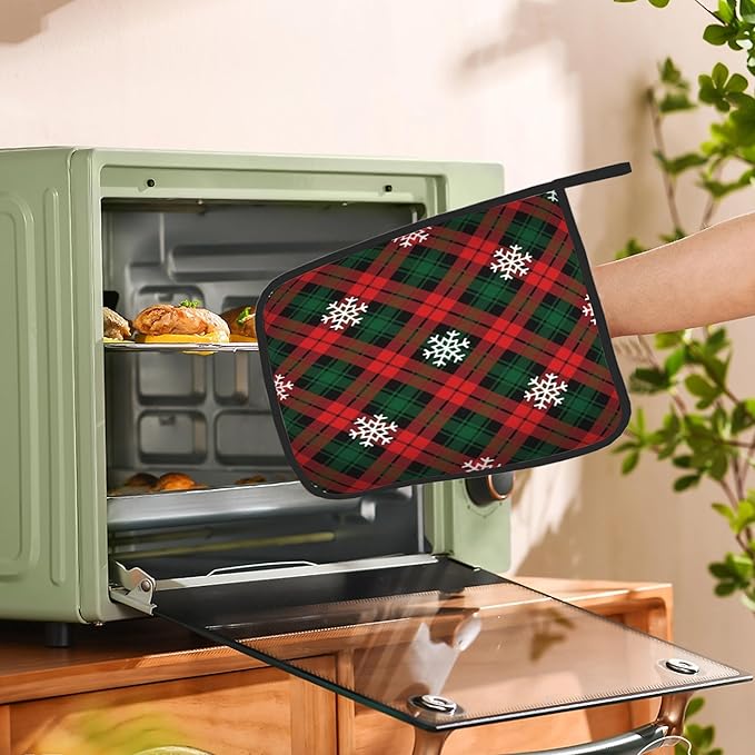Red Green Plaids Pot Holder Set of 2,Retro Christmas Plaid Kitchen Heat Resistant Potholder for Women Men BBQ Cooking Baking