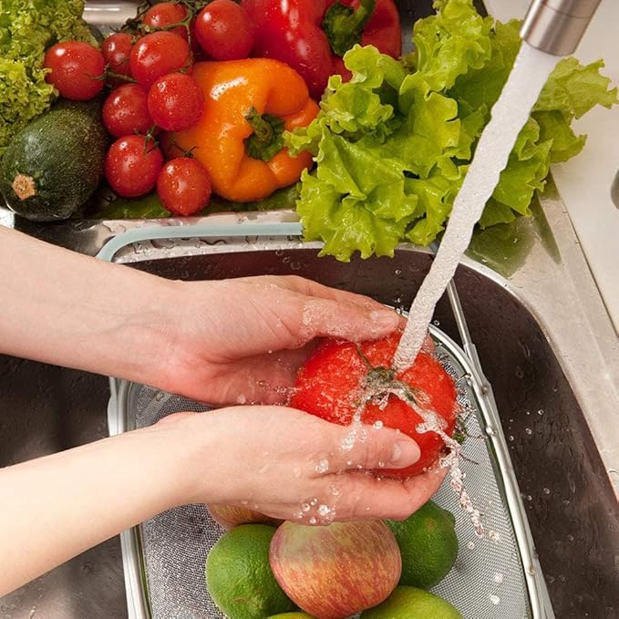 Over The Sink Colander, 6 Quarts Stainless Steel Oval Colander with Expandable Rubber Grip Handle, Fine Mesh Strainer Baskets Kitchen Colanders for Strain, Drain, Rinse Vegetables, Mint Green