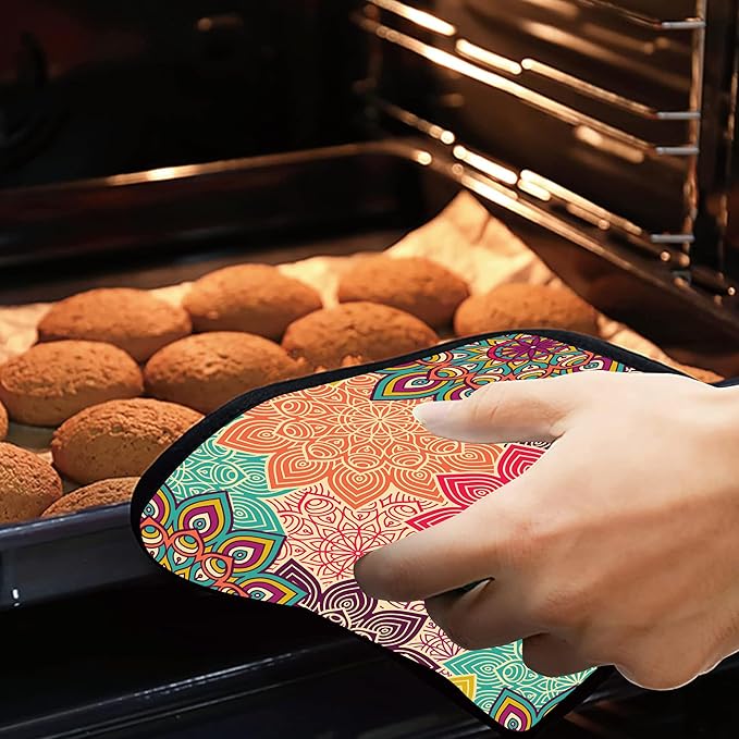 Vintage Mandala Floral Pot Holders 2 PCS for Kitchen, Heat Resistant Hot Pads for Cooking Grilling Baking BBQ, Pot Holders for Women Cook Essentials Accessories Home Microwave
