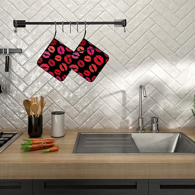 Red Lip Kiss Pot Holders 2 PCS for Kitchen, Heat Resistant Hot Pads for Cooking Grilling Baking BBQ, Pot Holders for Women Cook Essentials Accessories Home Microwave