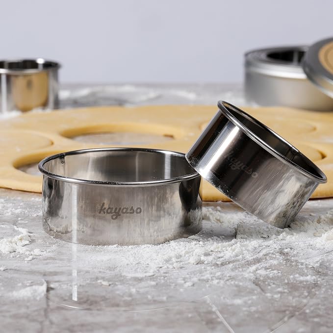Round Cutters in Graduated Sizes, Stainless Steel, 12 Pc Set (Plain Edge)