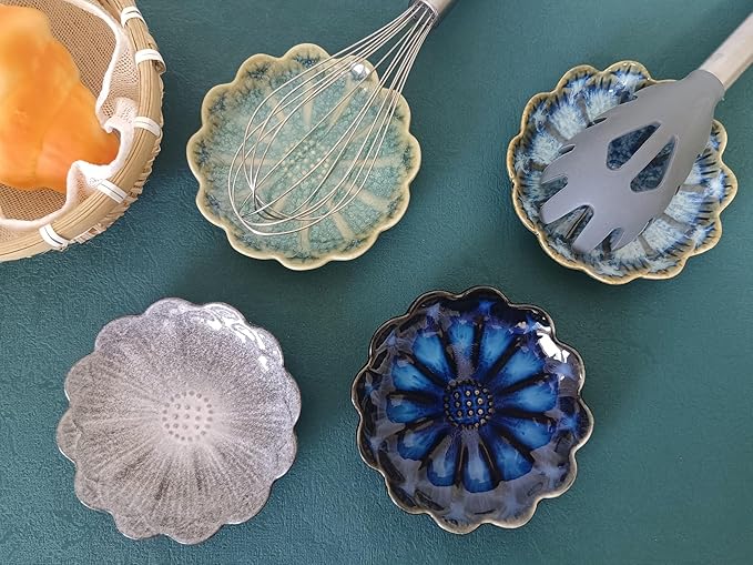 Ceramic Spoon Rest for Stove Top, Flower Cute Spoon Rest for Kitchen Counter, Cooking Spoon Holder for Kitchen Counter, Utensil Rest Spatula Rest Ladle Holder Tong Rest, 1 PC (Retro Sapphire)