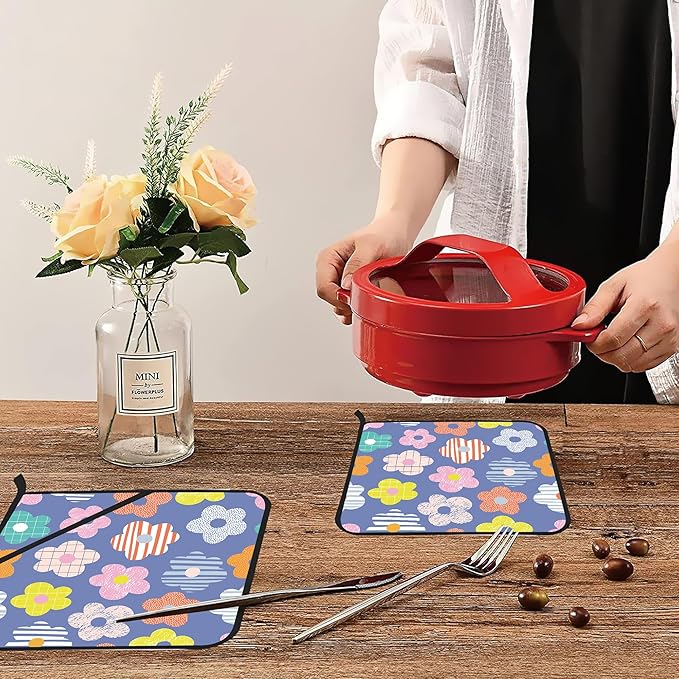 Vintage Boho Daisy Flowers Pot Holders Set of 2 Kitchen Heat Resistant Potholders for Microwave Cooking Baking Oven End Dishes and BBQ Gifts for Women