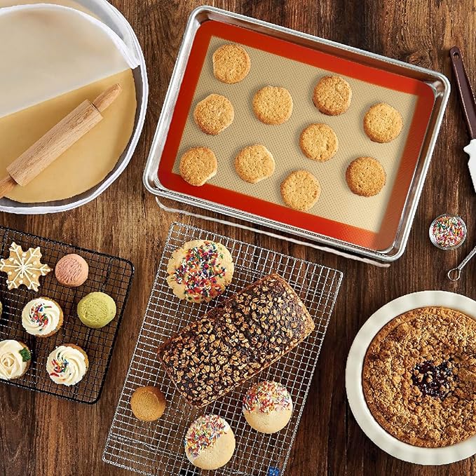 Quarter Sheet Silicone Baking Mats, 7-7/8"x 11-4/5" Food Grade Liquid Silicone Mats, Non-Stick Reusable Cookie Sheet Liners for Quarter Bake Pan for Cake/Toast/Pastry/Cookie/Bun/Bread(2PCS)
