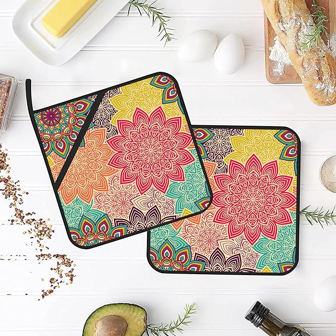 Vintage Mandala Floral Pot Holders 2 PCS for Kitchen, Heat Resistant Hot Pads for Cooking Grilling Baking BBQ, Pot Holders for Women Cook Essentials Accessories Home Microwave