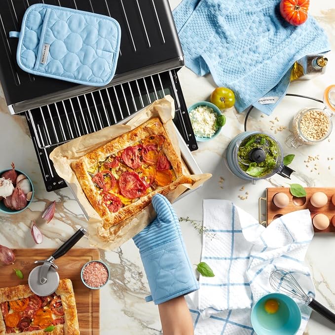 How to Match Your Cooking Utensils to Your Kitchen Theme