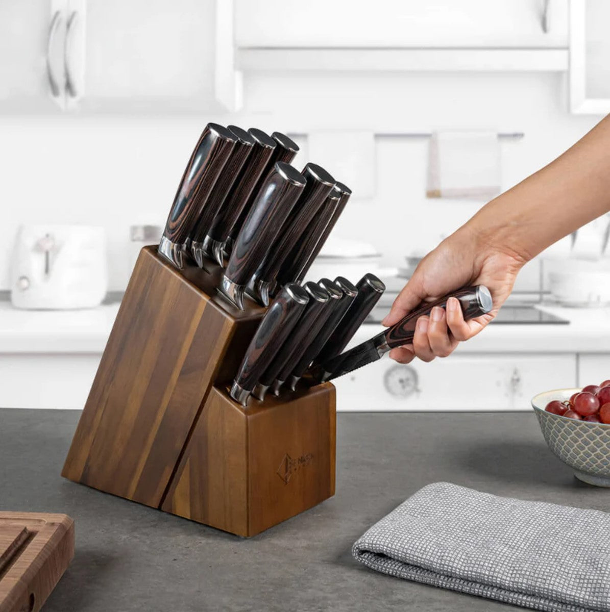 Kitchen Knives & Accessories