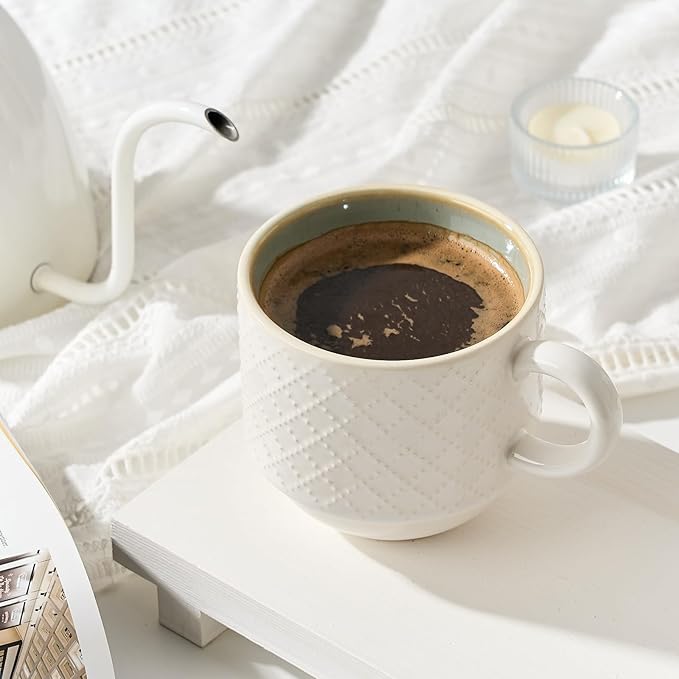 JIEMEI HOME Large Ceramic Coffee Mug Set of 4 with Stand, 15 Oz Stackable Different Embossment Ribbed Latte Cup Set for Cappuccino, Tea, Hot Cocoa, Drinks - Dishwasher & Microwave Safe, White & Green