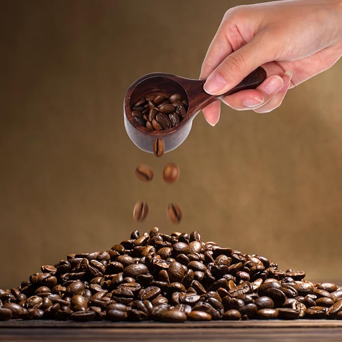 Yardwe 2Pcs Wooden Coffee Scoop Mini Measuring Spoons for Coffee Tea Sugar Milk Powder