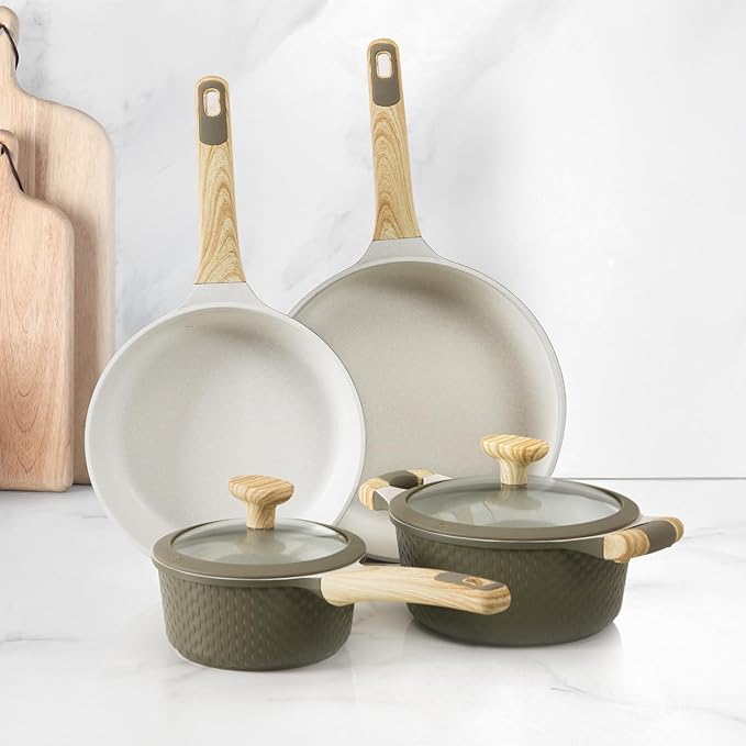 Bambù 6Pcs Cookware set, Die-cast Aluminum pots and pans, Nonstick frying pans and casseroles, Induction safe, PFOA-free (Green and Cream, 6 pcs)