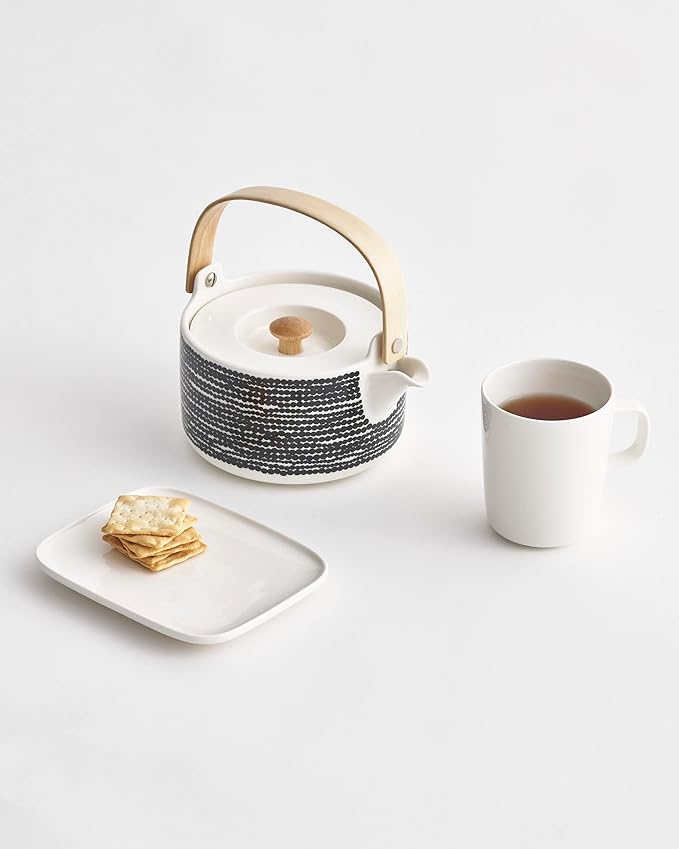 MARIMEKKO Oiva Räsymatto Stoneware Teapot — Refine Your Kitchen Décor with Our Iconic Black & White Stoneware — Stylish Ceramic Teapot with Tea Infuser Lid (26.63 oz)