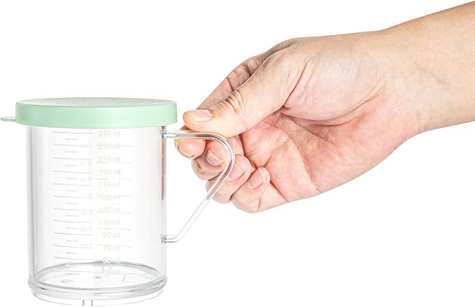 Restaurantware RW Base 10 Ounce Clear Plastic Dredge Spice Shaker 1 Reusable Dry Rub Shaker - Includes Green Perforated Lid With Handle Clear Polycarbonate Spice Shaker For Fine Seasonings