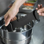 2PACK AUOON Clip on Strainer for All Pots Pans - Silicone Kitchen Colander Food Strainer for Pasta Meat Vegetable Fruits | Easy to Use and Store, Dishwasher Safe (BlackRed)