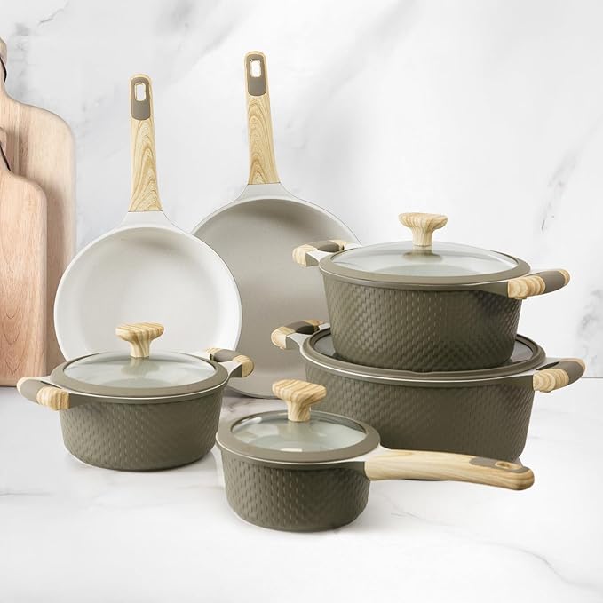 Bambù 10Pcs Cookware set, Die-cast Aluminum pots and pans, Nonstick frying pans and casseroles, Induction safe, PFOA-free (Green and Cream, 10 pcs)