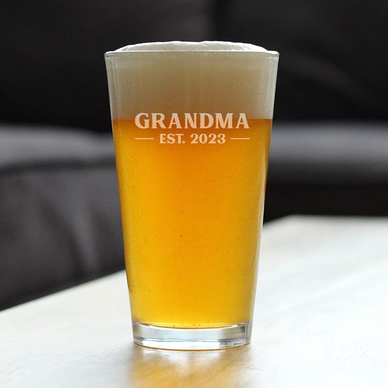 Grandma Est 2023 - New Grandmother Pint Glass Gift for First Time Grandparents - Bold 16 Oz Glasses