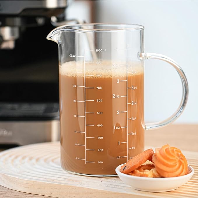 BCnmviku Glass Measuring Cup, Insulated handle, V-Shaped Spout, High Borosilicate Glass Measuring Cup 1000ML、 /1 Liter, 4 Cup for Kitchen or Restaurant, Easy To Read (1000ml-1pcs)