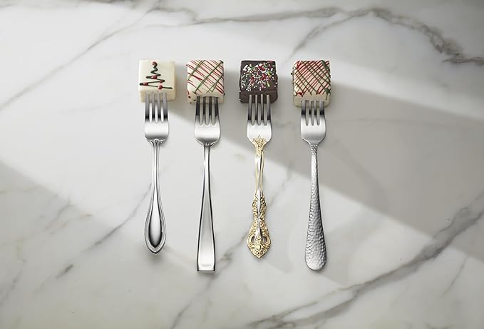 ONEIDA Silverware Set For 12, Moda 75-Piece Fine Flatware Set with Serving Utensils, Service For 12, 18/10 Stainless Steel, Mirror Finish, Dishwasher Safe, Knives Spoons and Forks Set(Silver 75 Piece)