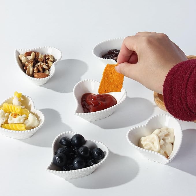 UIBFCWN 6 Pack 1.7 Oz Ceramic Soy Sauce Dish, White Dipping Sauce Bowls, Heart Shape Dipping Bowls for Ketchup, Vinegar, Sushi, BBQ and Party Dinner, Condiment Server