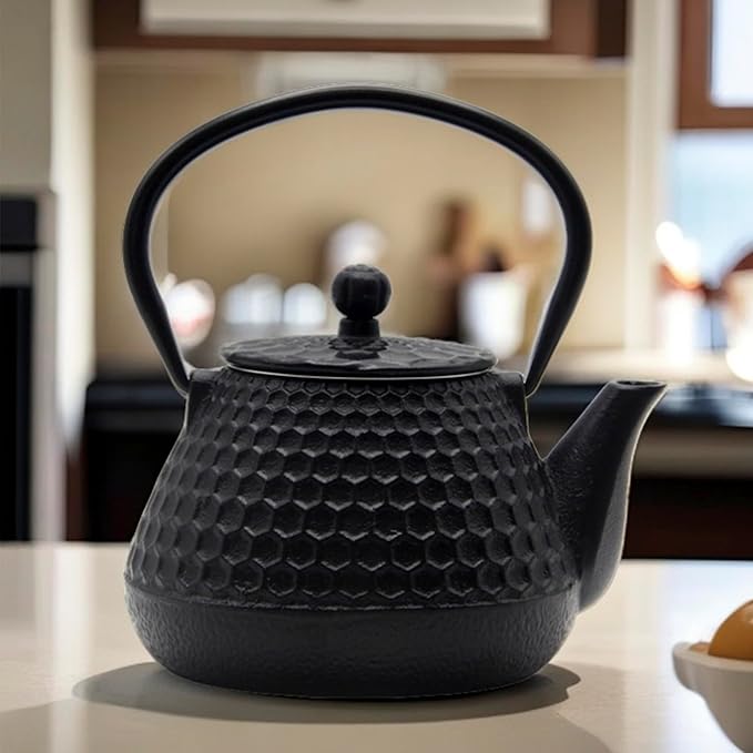 20.3oz Small Cast Iron Teapot, SECHUDO Cast Iron Tea Kettle for Stovetop Safe Coated with Enameled Interior, Cast Iron Tea Pot with Stainless Steel Infuser for Loose Tea (Black Honeycomb Pattern)