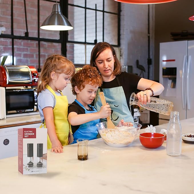 Electric Pepper Grinder Set (2 Pcs) Adjustable Coarseness & One-Touch Grinding with LED Light – Battery-Powered, Large Capacity & Ceramic Blades for Effortless Seasoning