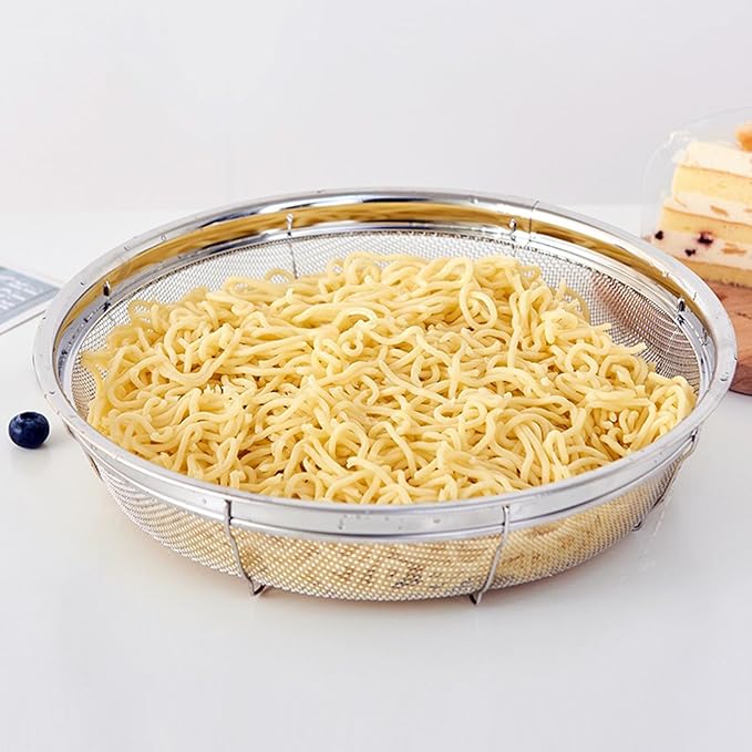 Fine Mesh Strainer for Kitchen, Stainless Steel Colander Bowl for Pasta, Rice, Fruit, Metal Net Baskets with Resting Base - Strain, Drain, Rinse （Diameter 7.48 inch）