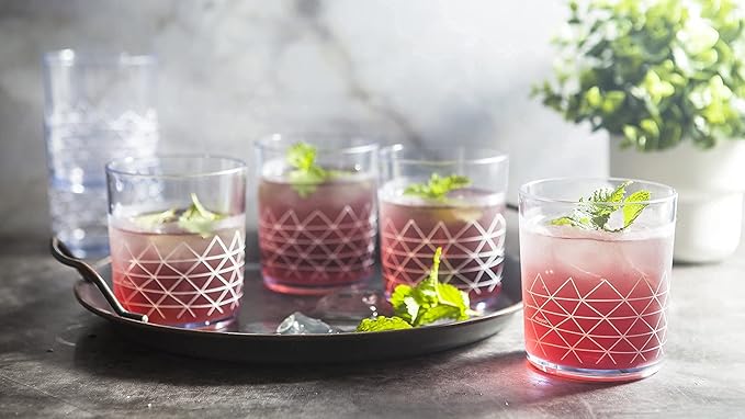 bzyoo BPA-Free Designed Dishwasher Safe 14 oz Plastic Tumbler Set which is Durable and Stackable Great For Parties, Anniversaries (6 PCS, Spidy White)