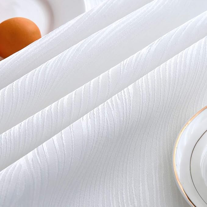 maxmill Round Jacquard Tablecloths Swirl Pattern Spillproof Wrinkle Free Heavy Weight Soft Table Cloth for Circular Table Cover of Buffet Banquet Parties Holiday Dinner Round 90 Inch White