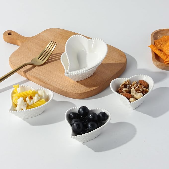 UIBFCWN 6 Pack 1.7 Oz Ceramic Soy Sauce Dish, White Dipping Sauce Bowls, Heart Shape Dipping Bowls for Ketchup, Vinegar, Sushi, BBQ and Party Dinner, Condiment Server