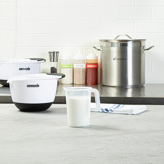 Restaurantware Measuring Cups, 8 Ounce Pack of 10 Conical Spout Baking Measuring Cups, Liquid Scaling Vessel with I-Beam Handle, Embossed Graduations, Clear, Break and Crack Resistant for Baking