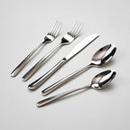 Silverware Set, Flatware Set – 18/10 Stainless Steel with Steak Knives, Mirror Polished, Ergonomic Handles, Dishwasher Safe, Perfect for Home, Party, Wedding, 20-Piece for 4 (Silver)