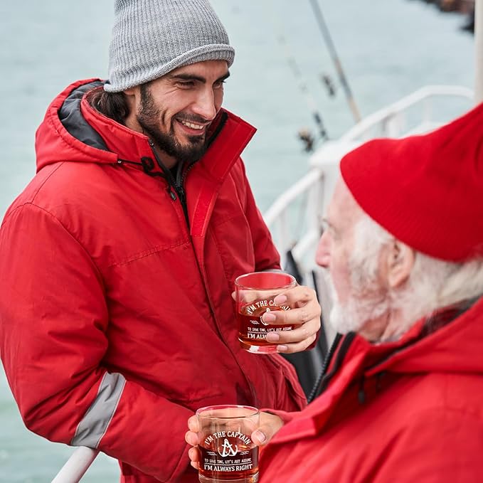 Futtumy Captain Gifts, I'm The Captain & I'm Always Right Whiskey Glass for Dad Father Men Uncle Boater Lover Boat Owner Fathers Day Christmas Birthday, Boater Gifts for Men, 10 oz