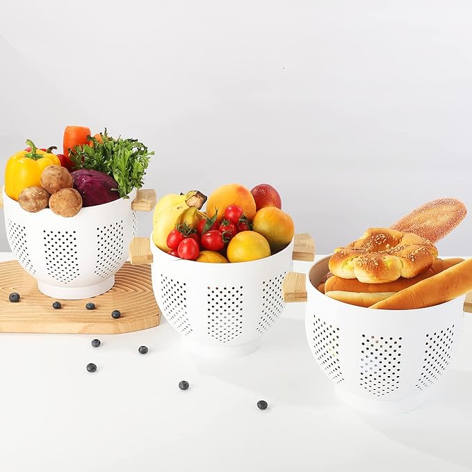 Metal Colander with Wood Handle and Stable Base, Powder Coated Steel Kitchen Strainer Basket for Draining Pasta, Vegetable and fruit (5.5quart,Matte White)