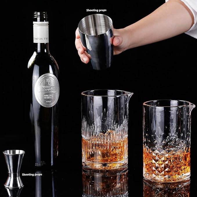 2 Pcs Cocktail Mixing,Crystal Glass Engraved Cocktail Stirring Glasses,24oz Drink Stirring,Thick Weighted Bottom,Professional Bartender's Mixer Glasses,Bar Tools.