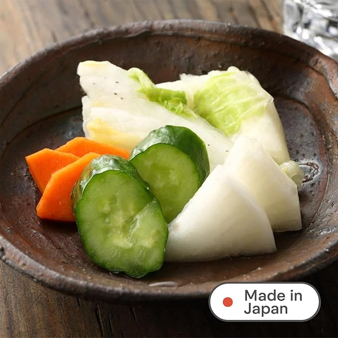 Instant Pickle Maker Vegetable Press Tsukemono Container Round Made in Japan BPA Free (Green 3.0L)