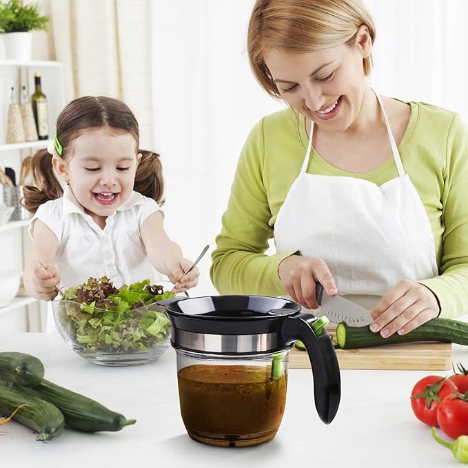 Fat Separator With Bottom Release, 4 Cup Gravy Separator for Cooking with Oil Strainer, Kitchen Gadgets Grease Separator Packaged with a 3-in-1 Multifunctional Peeler (Green)