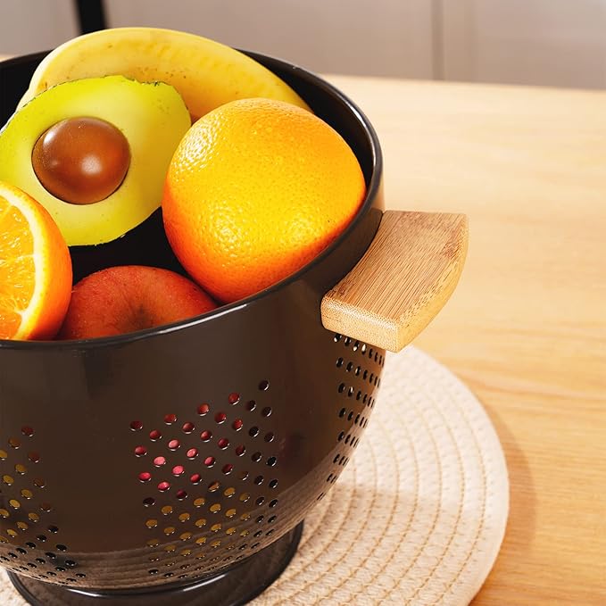 Metal Colander with Wood Handle and Stable Base, Powder Coated Steel Kitchen Strainer Basket for Draining Pasta, Vegetable and fruit (5.5quart,Bright Black)