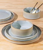 TheTerra Ceramic Dinnerware Sets for 6, 18 Pieces Porcelain Lightweight Speckled Plates and Bowls Sets, Scratch Resistant Dish Set, Oven & Microwave & Dishwasher Safe, Illusion Blue