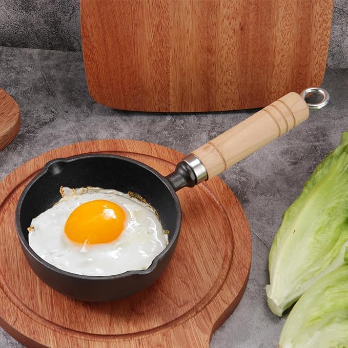 Cast Iron Melting Pot, 4.3 inch Mini Egg Frying Pan Oil Heating Pan Milk Butter Warmer Pot with Wood Handle for Home Kitchen