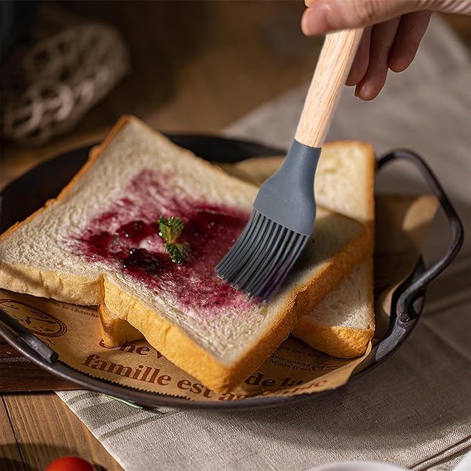 Silicone Cooking Utensil Set,12 PCS Cooking Cookware Kitchen Utensils Set, Nonstick 446°F Heat-Resistant Cookware Kitchen Tools of Spatula,Turner Tongs,Spoon,Brush,Whisk,（gray）