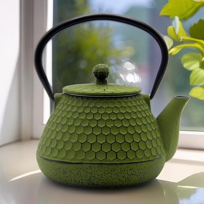 20.3oz Small Cast Iron Teapot for Personal, SECHUDO Tea Kettle for Stovetop Safe Coated with Enameled Interior, Green Tea Pot with Stainless Steel Infuser for Loose Tea (600ml)