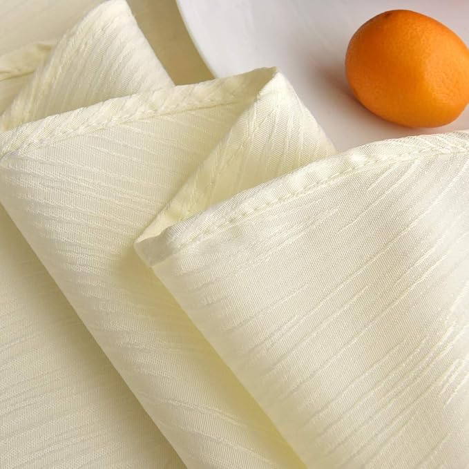 maxmill Jacquard Round Table Cloth Swirl Pattern Waterproof Antiwrinkle Heavy Weight Soft Tablecloths for Circular Table Cover and Kitchen Dinning Tabletop Decoration Round 70 Inch Ivory