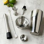 7-Piece Cocktail Shaker Set, Bartender Kit, Home Bar Accessories, Mixing Spoon, Measuring Jigger, Pour Spout, Muddler ，23oz Shaker with Built-in Bartender Strainer，Stainless Steel Bar Set