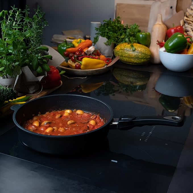 AMT Gastroguss The World´S [...] Casserole Frying pan Non-Induction, Diameter 28 cm, Height 7 cm, cast Aluminium (Aluminium), Lotan® Non-Stick Coating for Fat-Free-Frying, AMZN-728-US
