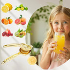 Lemon Squeezer, Heavy Duty Zinc Alloy Manual Lemon Juicer, High Yield Threaded Groove Small Oranges Limes Citrus Juicer Hand Press, Juice Maker for Cocktails Home Restaurant Kitchen Utensils(Gold)