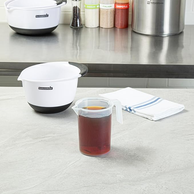 Restaurantware Measuring Cups, 16 Ounce Pack of 10 Conical Spout Baking Measuring Cups, Liquid Scaling Vessel with I-Beam Handle, Embossed Graduations, Clear, Break and Crack Resistant for Baking